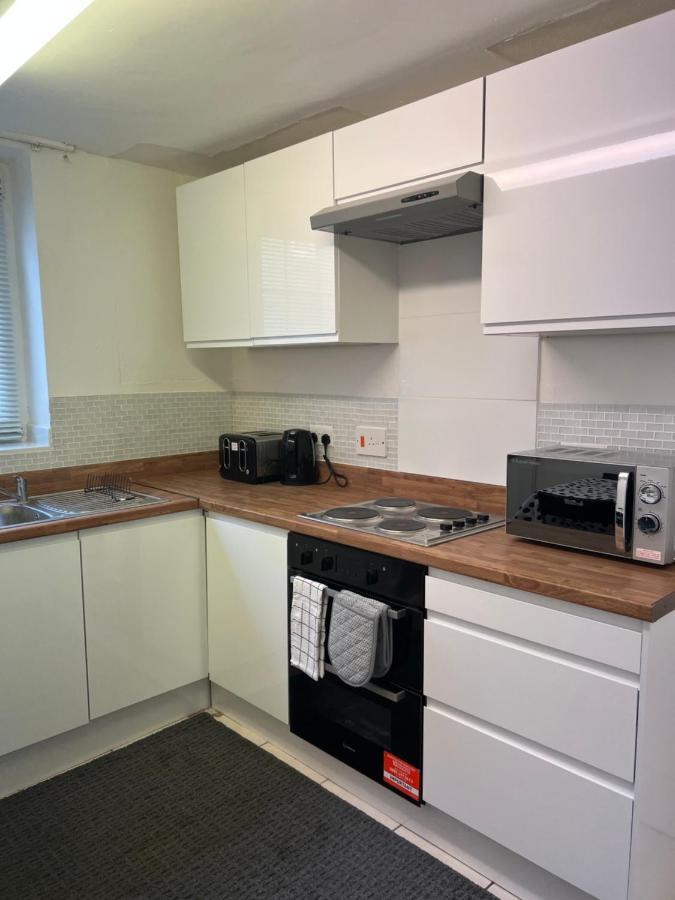 2 Bedroom Flat, 2 Minutes Walk To Bethnalgreen Station, Central Лондон Экстерьер фото